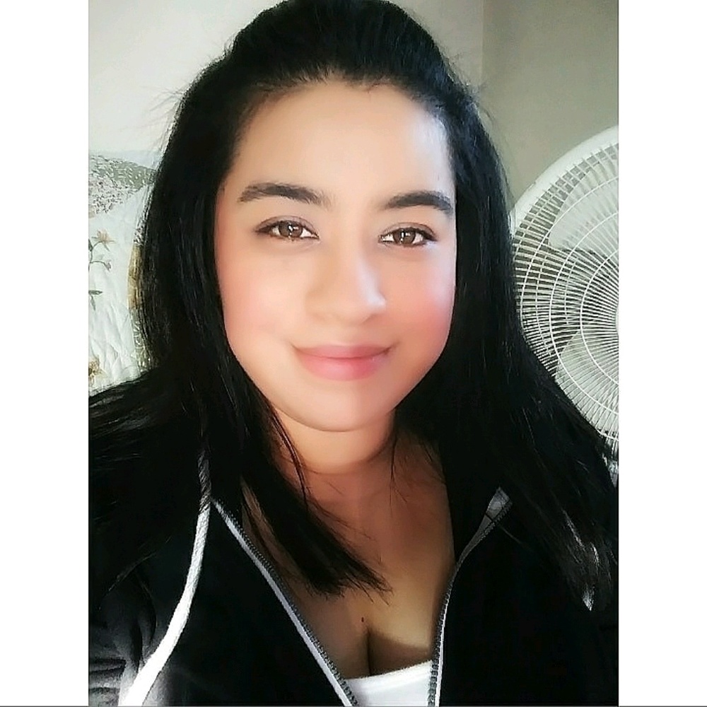 Meet your Posher, Angela